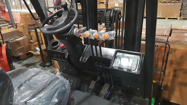 Электро погрузчик NOBLELIFT FE4P20Q